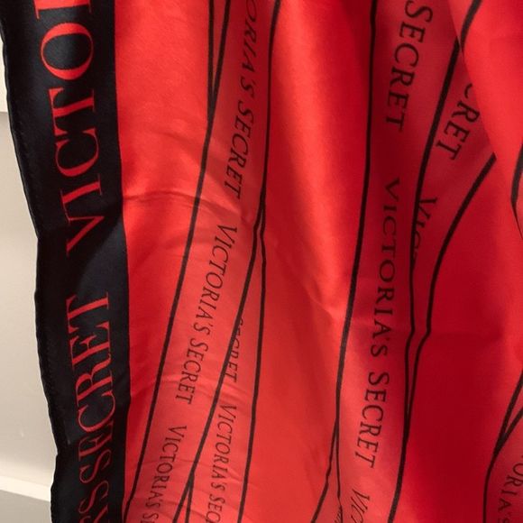 Victoria’s Secret Red/Black Silky Scarf - Picture 3 of 7